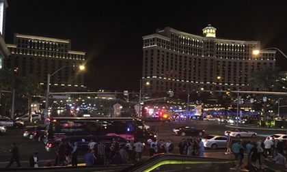 Súng nổ, khách hoảng loạn bỏ chạy khỏi khách sạn ở Las Vegas