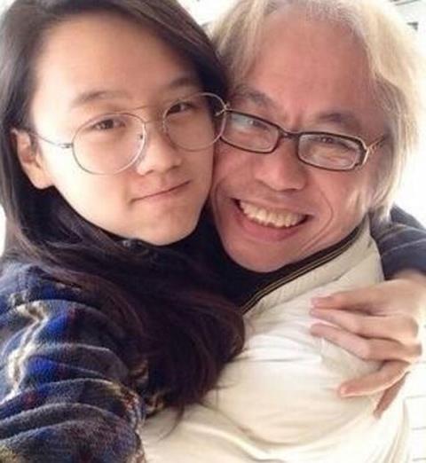 Những cặp đôi đũa lệch đáng tuổi ông - cháu, bà - cháu khiến cộng đồng mạng dậy sóng - Ảnh 5.