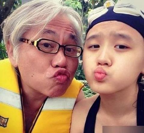 Những cặp đôi đũa lệch đáng tuổi ông - cháu, bà - cháu khiến cộng đồng mạng dậy sóng - Ảnh 8.
