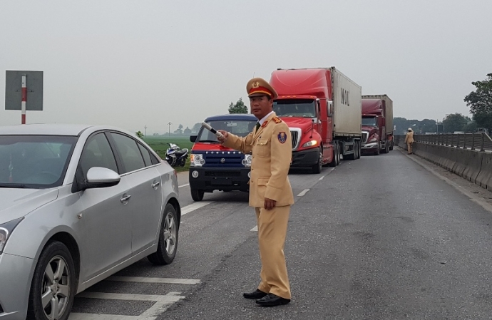 Video- hiện- trường- xe- khách- và- xe- Container-