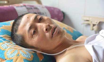 Thoát chết thần kỳ khi bị xe tải 10 tấn cán qua người - 1