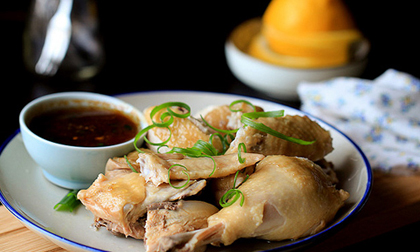 Bật mí cách làm gà hấp bằng nồi cơm điện mềm ngon khó cưỡng