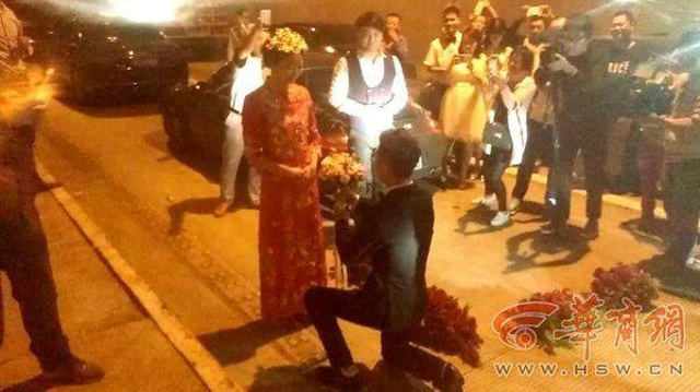 khong do noi nhung dam cuoi ki la nhat tq: don dau bang xe tang, chu re mac vay cuoi... - 4