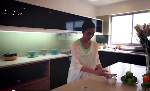 tung dap xe ban com bui, ha tang da xay duoc cho ba me biet thu tien ty truoc khi lay chong - 7