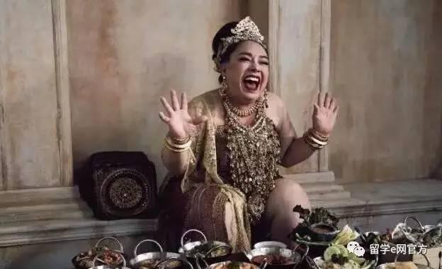 Ham trai trẻ, nữ đại gia 