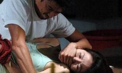 Biết con nhân tình từng quan hệ nên dụ dỗ 'yêu'