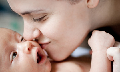 Cha mẹ hãy ghi nhớ 6 điều tuyệt đối không được làm với trẻ sơ sinh