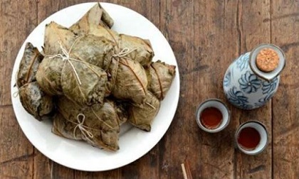 Xôi gà hấp lá sen nóng hổi thơm ngon