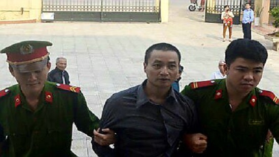Gã buôn mía hiếp dâm bé gái 5 tuổi trên ô tô