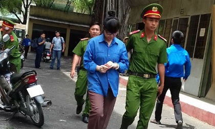 Thiếu phụ phiêu bạt 12 năm, không biết mình “đội” lệnh truy nã?