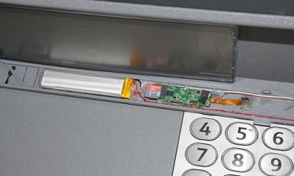 Lật tẩy thủ đoạn mới ăn cắp mật khẩu tinh vi ở các cây ATM