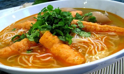 Nghỉ Giỗ Tổ làm món bún suông cho cả gia đình