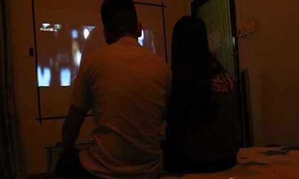 'Cạm bẫy' bên trong cà phê xem phim phòng kín dành cho 2 người