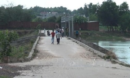 Tắm tại đập nước sâu, bé trai 12 tuổi đuối nước thương tâm