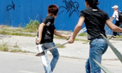 Truy bắt hai đối tượng chém người trên phố Tràng Tiền