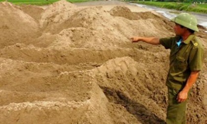 Tiếp viên bị sát hại, vùi xuống cát sau khi ân ái