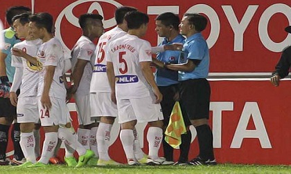 Ban trọng tài VFF khuyên bầu Đức, HAGL chớ dại