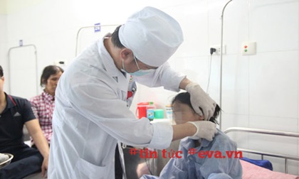 Vụ cha chém con 5 tuổi tử vong: Mẹ cố đỡ từng nhát dao để cứu hai con mà không thể