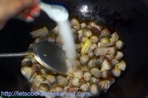 Nấm rơm xào thịt, món ngon giúp chàng không 