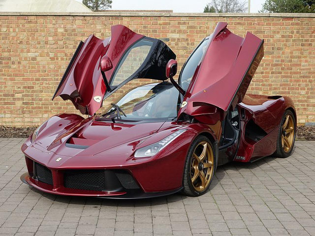 Kinh ngạc siêu xe LaFerrari đỏ đặc biệt giá 77 tỷ đồng - 1