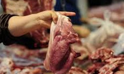 Vụ thực phẩm nghi ôi thiu 'tuồn' vào trường mầm non: Là thịt đông lạnh, không phải thịt lợn chết?