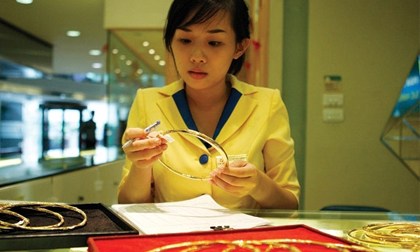 Giá vàng hôm nay 15/4: Vàng SJC tăng 300 nghìn đồng/lượng