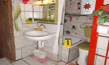 Lời khai hãi hùng của cô gái bị bố đẻ giam trong phòng kín 24 năm, hãm hiếp 3.000 lần