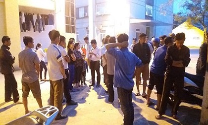 Nghệ An: Cha ôm xác con đến văn phòng bệnh viện yêu cầu làm sáng tỏ nguyên nhân