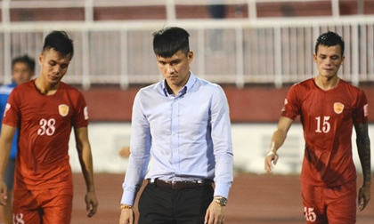 Đội nhà thua đậm, Công Vinh phàn nàn về trọng tài