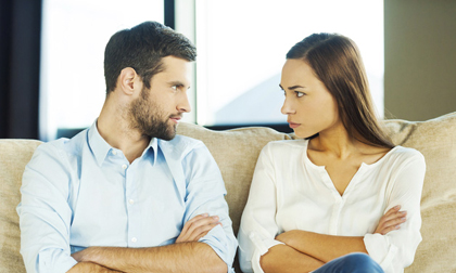 Cả tôi, hàng xóm và mẹ chồng đều á khẩu trước cuộc “khẩu chiến” của em chồng