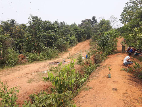 hang xom bien mat bi an sau vu co giao tuong lai nghi bi hiep, giet - 1