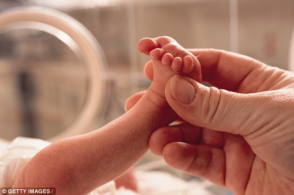 Các mẹ sẽ không bao giờ dám ôm con ngủ nữa khi biết nguy cơ khủng khiếp này - Ảnh 2. Các mẹ sẽ không bao giờ dám ôm con ngủ nữa khi biết nguy cơ khủng khiếp này - Ảnh 2.