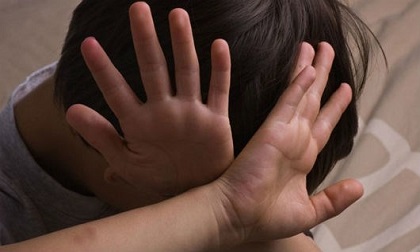 Suýt vào tù vì… bà yêu cháu “quá trớn”