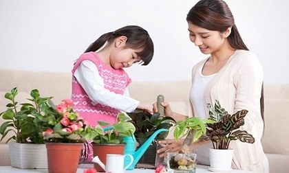Cách cha mẹ dạy con biết quý trọng tiền bạc