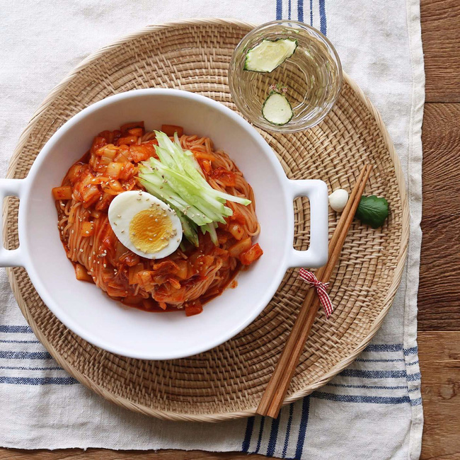 Mỳ trộn kim chi, món ngon cực dễ ăn cho ngày oi nóng - Ảnh 5.