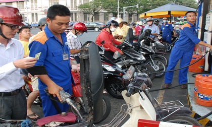 Giá xăng ngày mai có thể tăng mạnh kỷ lục