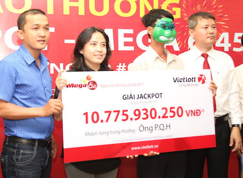 Sốc: Một người Sài Gòn quyết định không đeo mặt nạ khi nhận jackpot 