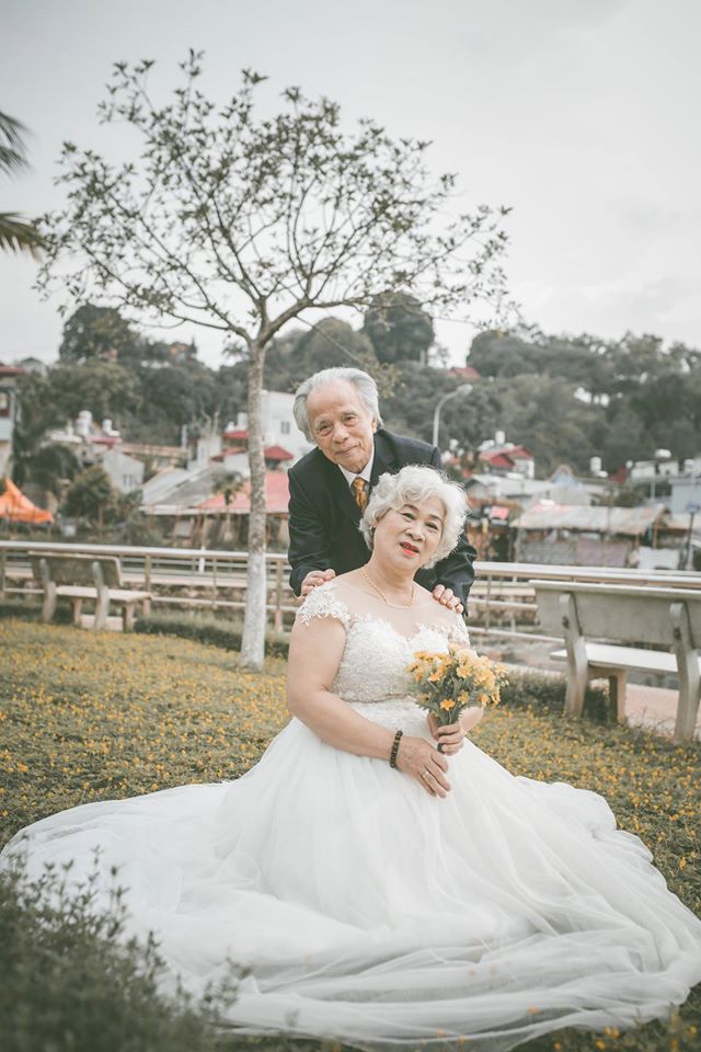 anh cuoi lang man cua cu ong cu ba khien gioi tre phai ghen ti voi 