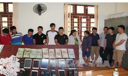Thanh Hóa: Bắt quả tang 12 đối tượng đánh bạc tại quán karaoke
