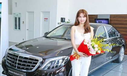 Ngọc Trinh rạng ngời bên siêu xe 12 tỷ mới tậu