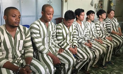 Bỗng dưng được 'trai Tây' tặng quà, chưa kịp mừng đã tẽn tò bị lừa cả trăm triệu