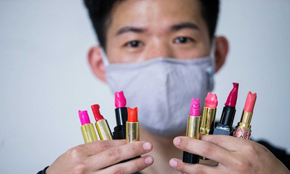 Chàng trai điêu khắc hàng chục thỏi son tiền triệu thành hình mèo để tặng bạn gái