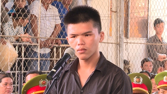 Dùng dao đâm chết người vì mâu thuẫn trên mạng xã hội