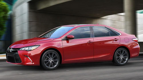 Toyota Camry thêm bản thể thao ESport giá 1,06 tỷ đồng - 2