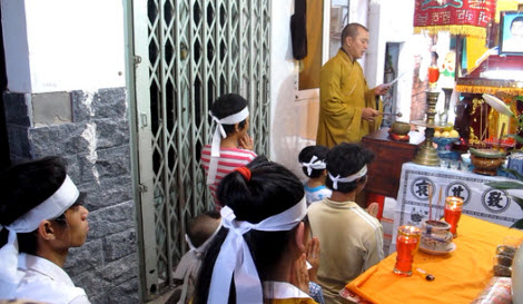 Cãi nhau chuyện đi tù sướng hay khổ, đâm bạn chết - 1
