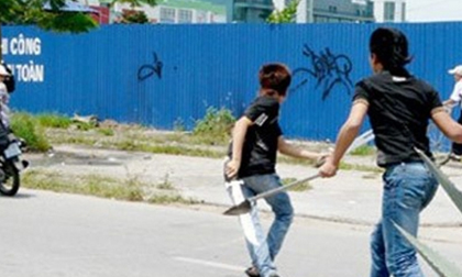 Đồng Nai: Hai nhóm thanh niên hỗn chiến tại quán bar