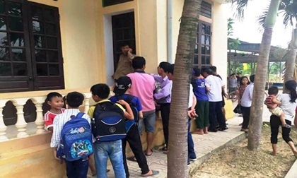 Bố dàn dựng tai nạn để bắt cóc... con ruột giữa ban ngày