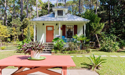 Ngôi nhà nằm khuất trong rừng có biệt danh “ngôi nhà dễ thương nhất thế giới”