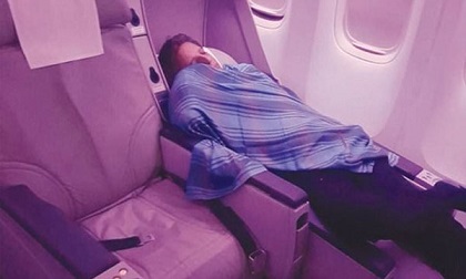 Phi công đi ngủ, bỏ mặc sinh mệnh của 305 hành khách
