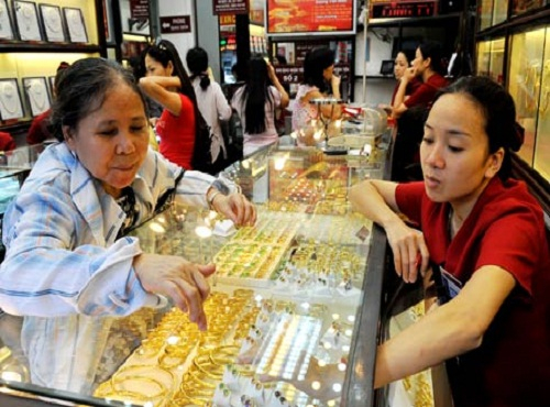 Giá vàng hôm nay 8/5: Chuyên gia nói giảm, nhà đầu tư bảo tăng